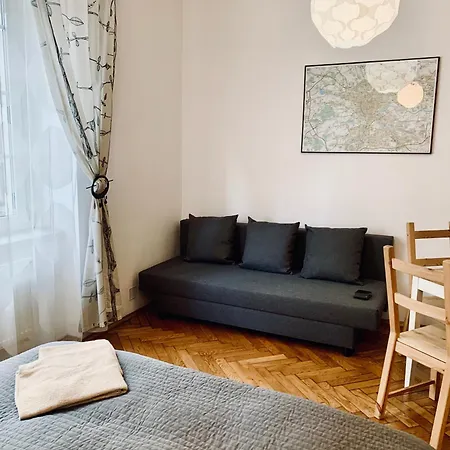 Center Apartment *