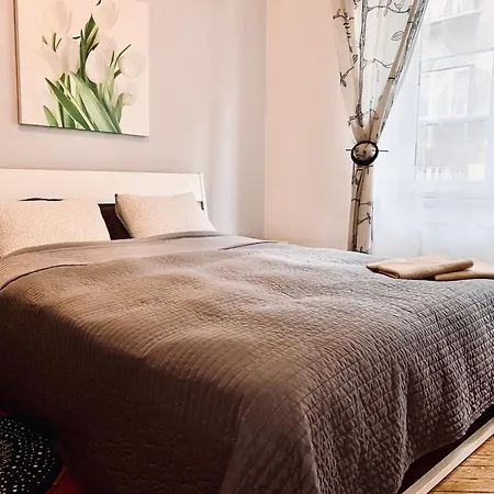 Center Apartment *